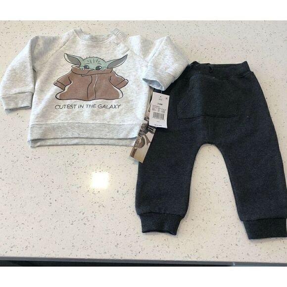 Mandalorian Star Wars Baby Two Piece Jogger Set Outfit Baby Yoda Size 3 - 6M NEW - Picture 1 of 12
